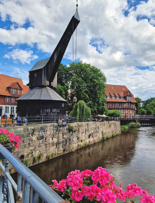 Alter Kran im historischen Hafen Lüneburg