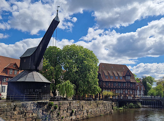 Der Alte Kran im historischen Hafen an der Ilmenau