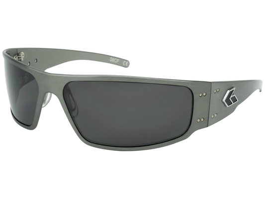 MAGNUM Gun Meta／Grey Smoked Polarized Lenses／¥27,000（税別）