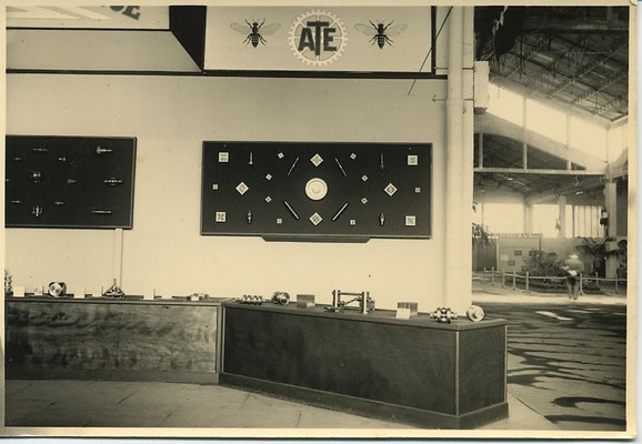 1945-Exposition Rénovation des Métiers au Parc des Expositions à Toulouse.