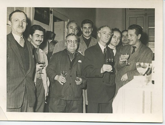 Décembre 1961 au BM, départ retaite d'Emile BES. G à D : MM CEZERAC, GRATELOUP, ESPOURTEAU, BES, COUBERES. 2ème rang : MM PIVOT, ROUSSEL, ROQUE, PARPINEL Mario.
