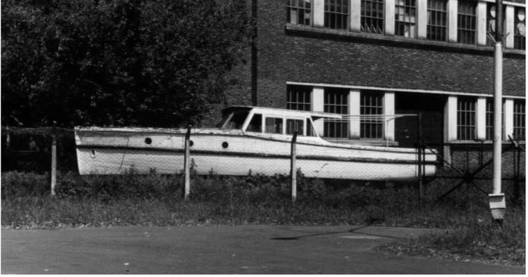 Geborgenes Verkehrsboot aus dem "La Plata" - heute liegt es in Esenada.