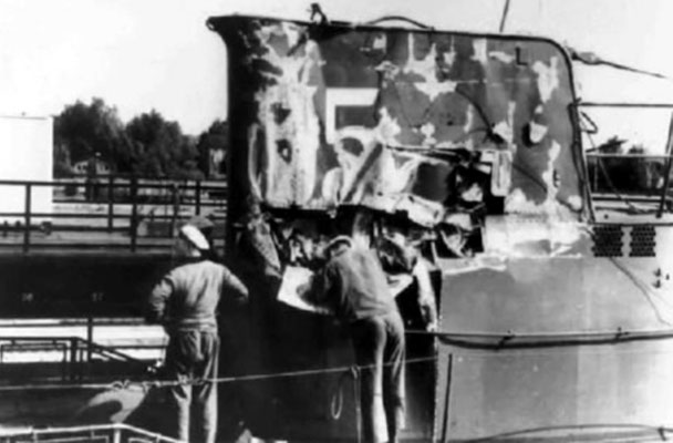 U - 35 - Schäden am Turm und am Bug. 