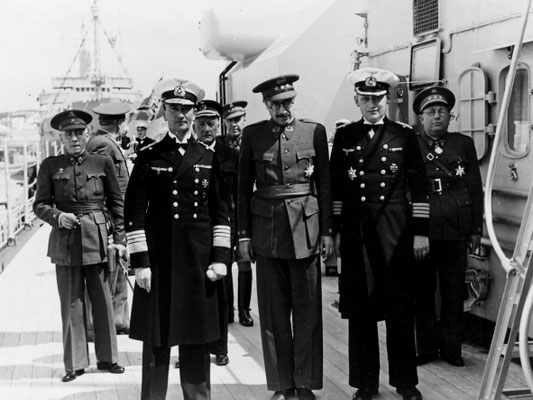 Admiral Boehm, KptzS. Langsdorff, General Juan Beigbeder y Atienza – der Hochkommissar für Spanisch-Marokko.