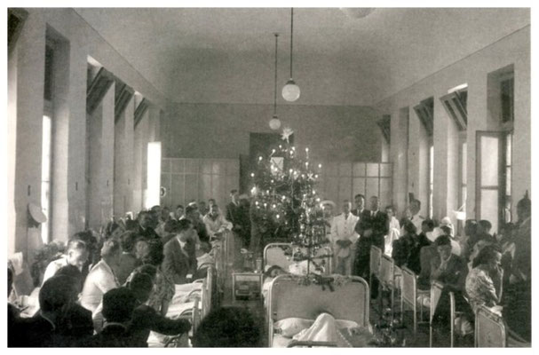 Weihnachten 1939 im Krankenhaus - A. Fennekohl re. sitzend, ab Bett eines Kameraden.