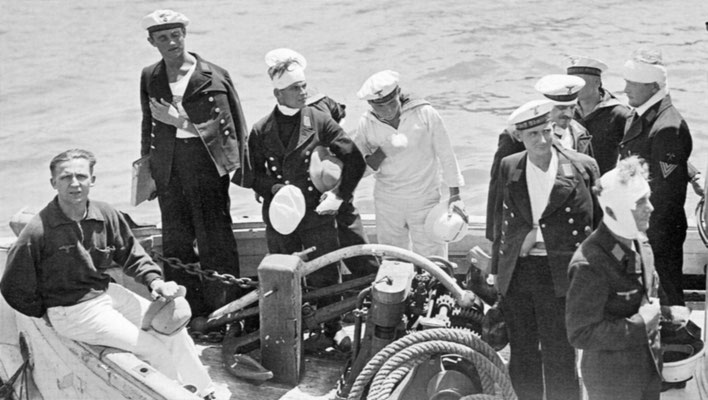 Die restlichen Verletzten werden von Bord gebracht - 17.12.39