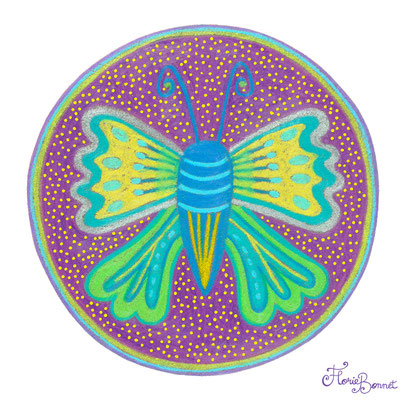 Médaillon papillon - Crayons de couleurs sur plastique fou