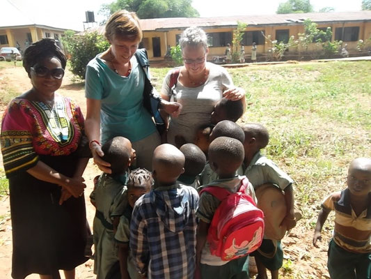 Kinderen in Ossiomo.