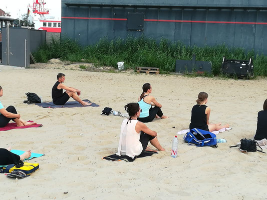 Fotos vom Yoga im Weserstrandbad