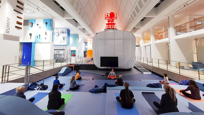Fotos vom „Yoga ungewöhnlich“ – Maritimes Yoga im Deutschen Schifffahrtsmuseum!