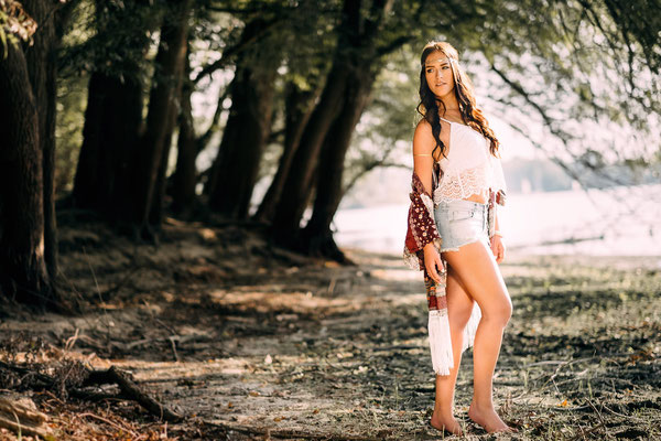 Rhein, Karlsruhe, Fotoshooting, outdoor, Boho, Model, Bäume, Sommer, Strand, Wasser, Sonne, Kleid