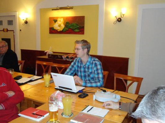 Regelreferent Gerstbauer bei seinem Referat