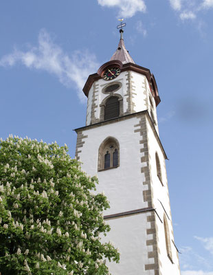 Turm der Evangelischen Martinskirche in Pfullingen erstrahlt in neuem Glanz