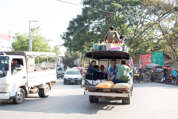 Sagaing - Sur la route 09 - Transport en commun