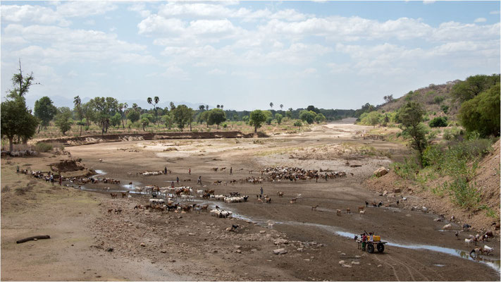 ETHIOPIE - Vallée de l'Omo - Sur la route 02