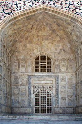 Agra - Taj Mahal 12
