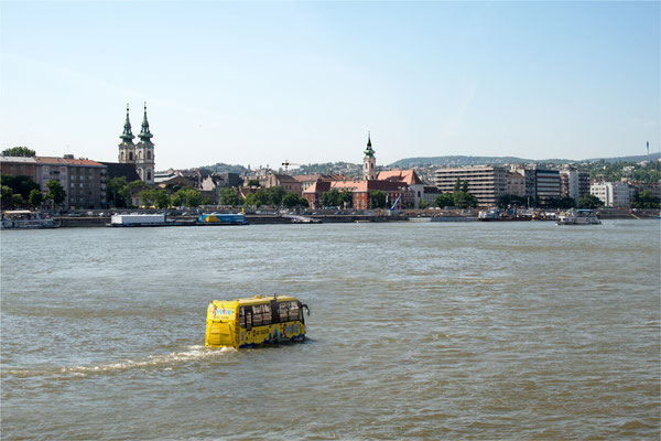 Au fil du Danube 05 - Bus touristique amphibie