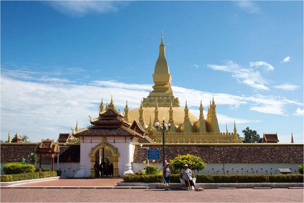 Wat That Luang 04