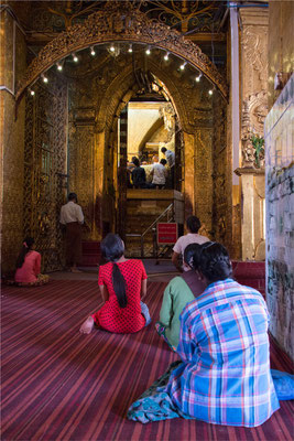 Mandalay - Temple Mahamuni 08