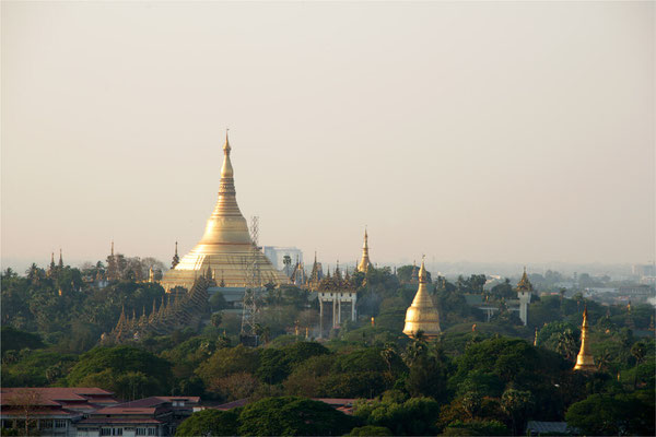 Yangon - Pagode Shwedagon 01