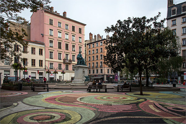 Street Art Lyon 57 - Rue Victor Hugo
