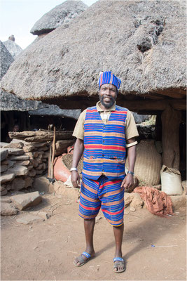 ETHIOPIE - Vallée de l'Omo - Village du roi Konso 08 - Le roi