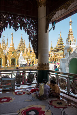 Yangon - Pagode Shwedagon 08