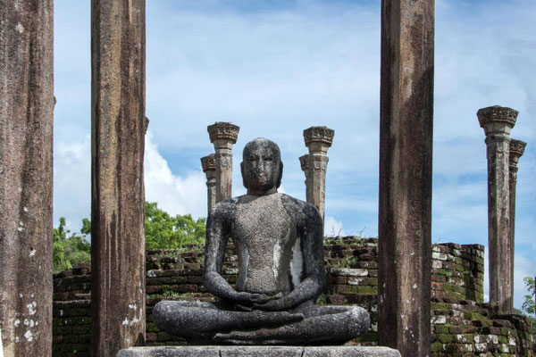 Medirigiriya 06 - Medirigiriya - Le vatadage (Temple circulaire)