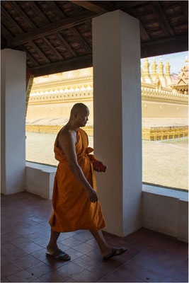 Wat That Luang 09