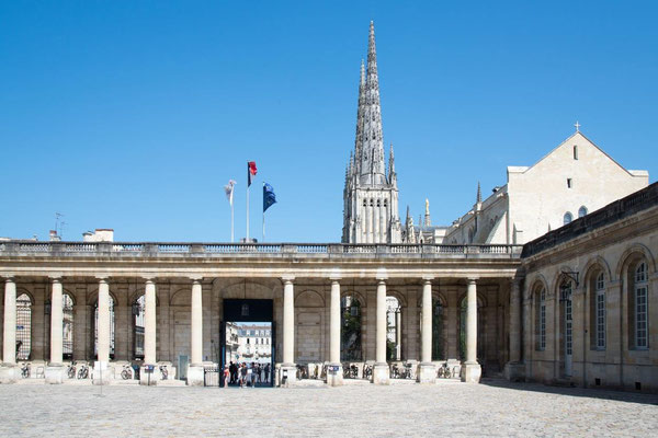 Bordeaux 11 - Cour de l'Hôtel de Ville