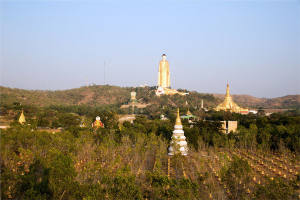 Monywa - Bodhi Tataung 19