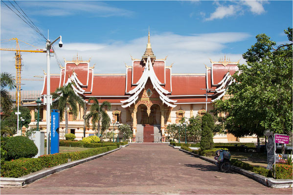 Wat That Luang 17