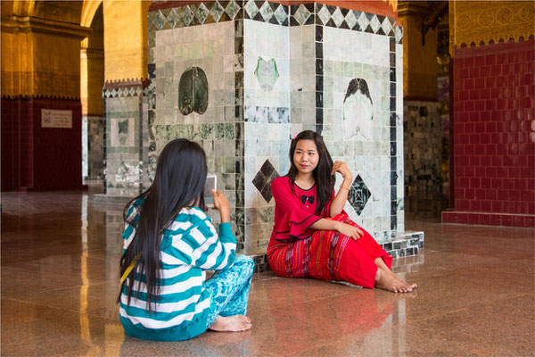 Mandalay - Temple Mahamuni 10