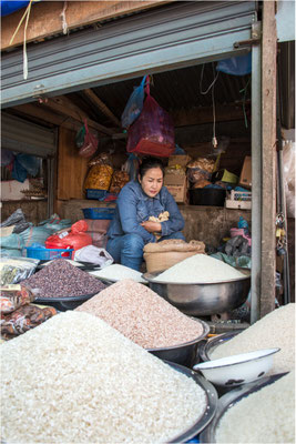 Luang Prabang - Marché de  Phosi - 02