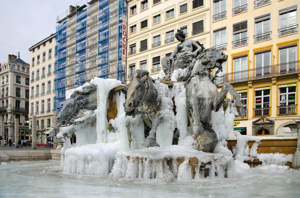 Lyon - Gel 01 - Fontaine Bartholdi