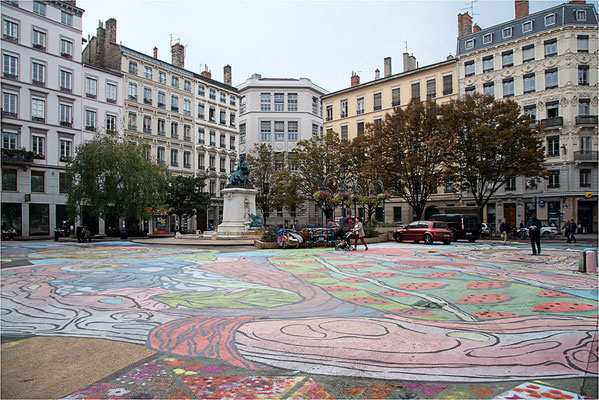 Street Art Lyon 56 - Rue Victor Hugo