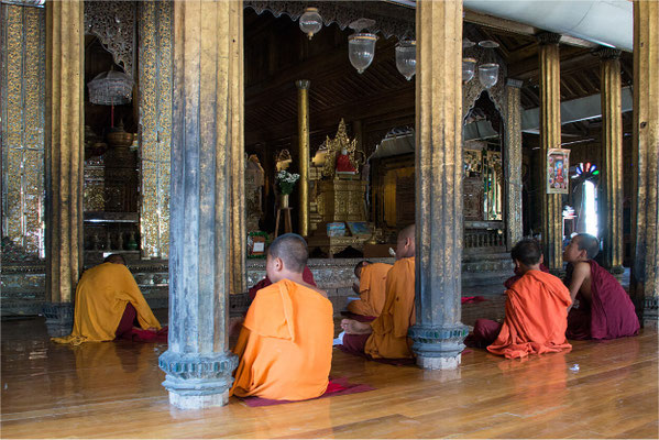 Naung Shwe - Shweyanpyay 09 - Pagode en teck fin 19e