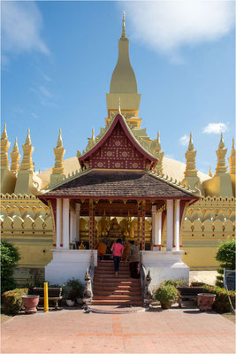 Wat That Luang 05
