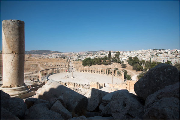 39 - Jérash - Place Ovale - Temple de Zeus