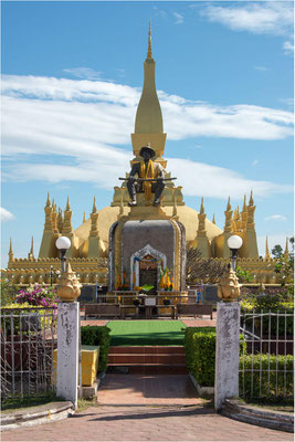 Wat That Luang 03