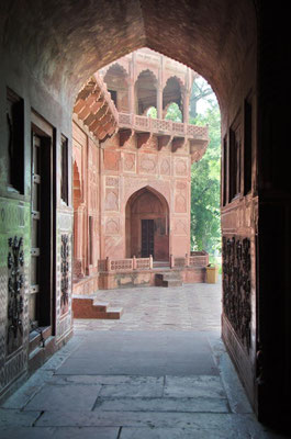 Agra - Taj Mahal 07 - Porche vers Jawab