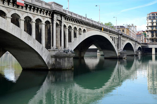 Lyon - Bords de Rhône 05 - Pont Wilson