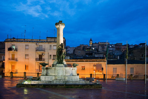 Piazza Armerina 07 - Piazza Umberto I