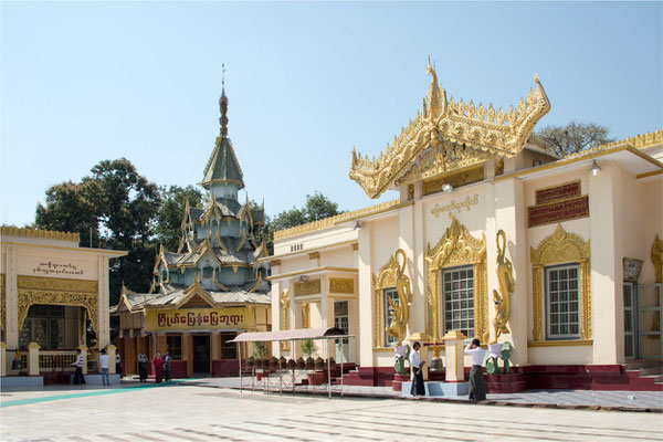 Mandalay - Temple Mahamuni 13