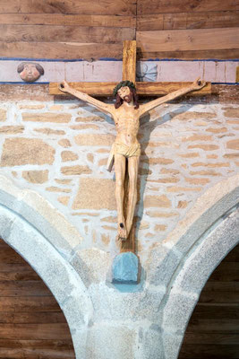 Pont Aven 07 - Christ en bois polychrome du XVIII qui a inspiré Paul-Gauguin pour sa toile : Le Christ jaune