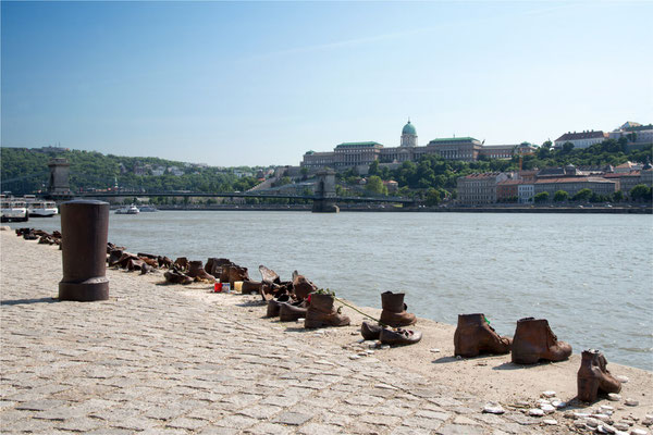 Au fil du Danube 03 - Pesti alsó rakpart - Mémorial aux victimes de la Shoah par Can Togay et Gyula Pauer