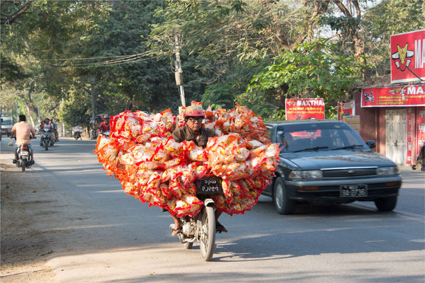 Sagaing - Sur la route 04 - Transport