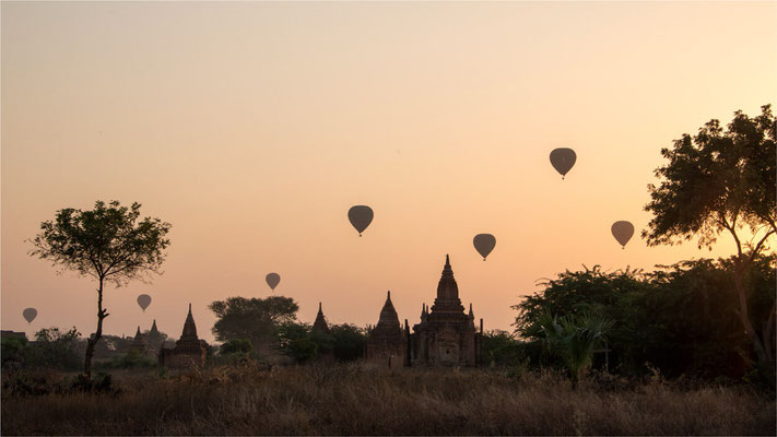 Bagan - Lever de soleil 01
