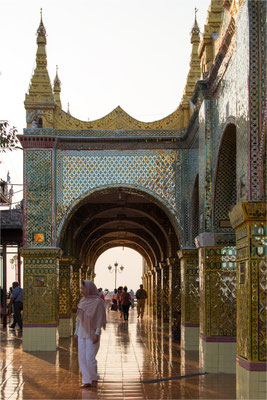 Mandalay - Pagode Sutaungpyei 02