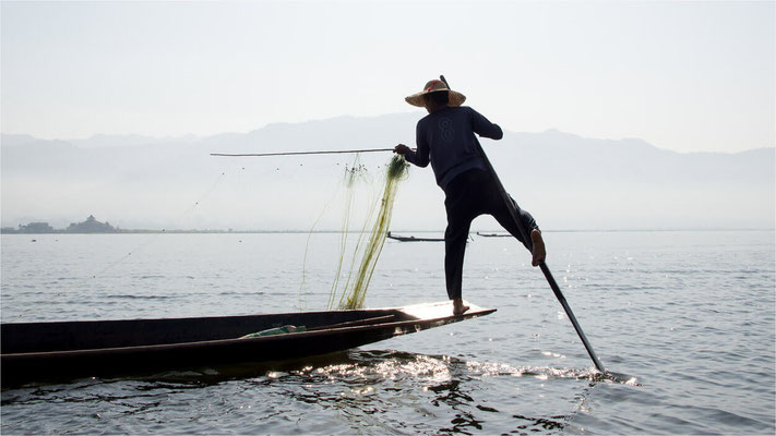 Lac Inlé - Pêche traditionnelle au filet 12